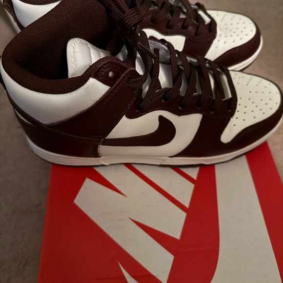 Wmns Nike Dunk High 'Burgundy Crush size 8.5 worn twice excellent condition - Picture 2 of 6